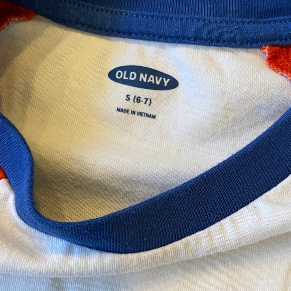 Old Navy long sleeve graphic t-shirt - Picture 3 of 5